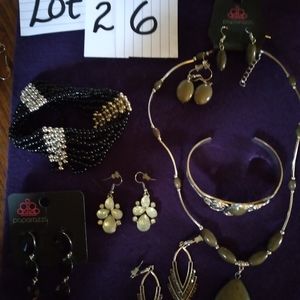 Paparazzi Jewelry lot 26